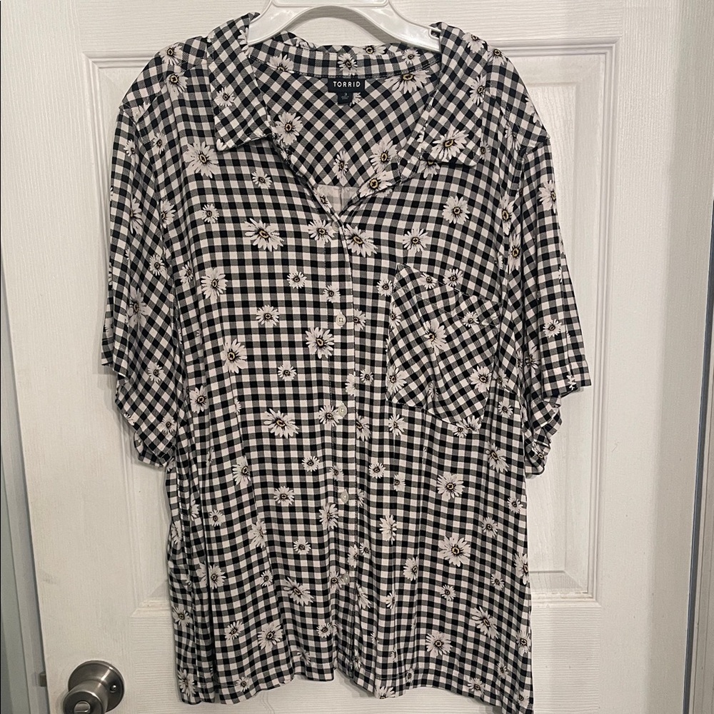 Torrid Black and White Gingham Floral Blouse​​